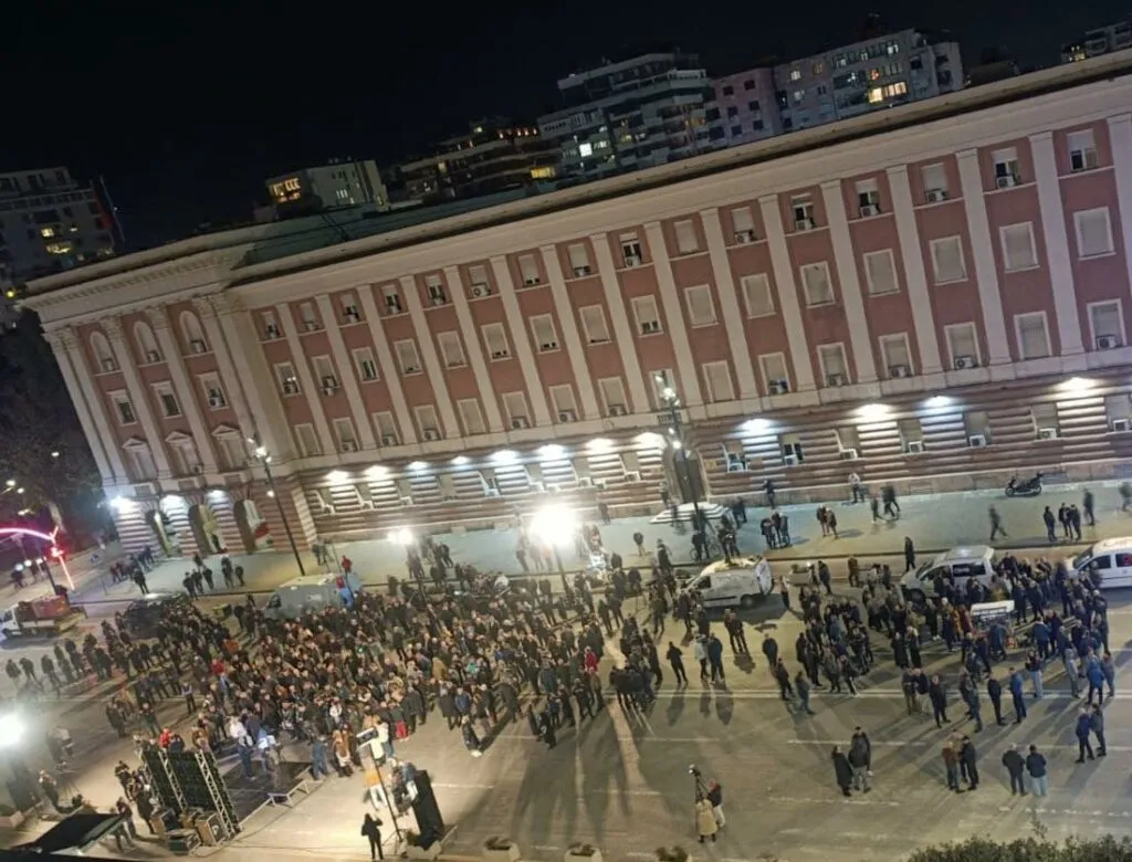 “Si mos më keq dasma”, Balla për protestën e PD-së: Po mirë të paktën…