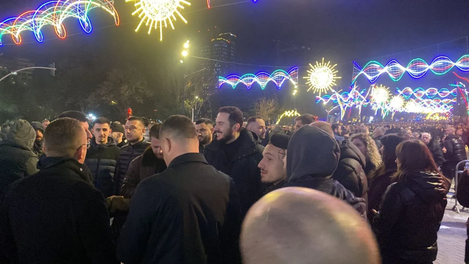 Salianji i bashkohet protestës/ Koha për rrëzimin e qeverisë, nga PD s’më përjashtojnë dot