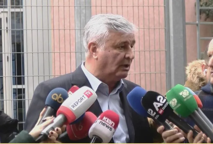 Flet avokati i Agasit: Po përdoret politikisht, nuk ka përfituar asnjë tender