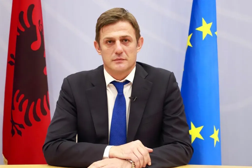 Rama shkarkon nga detyra zv.ministrin e Brendshëm