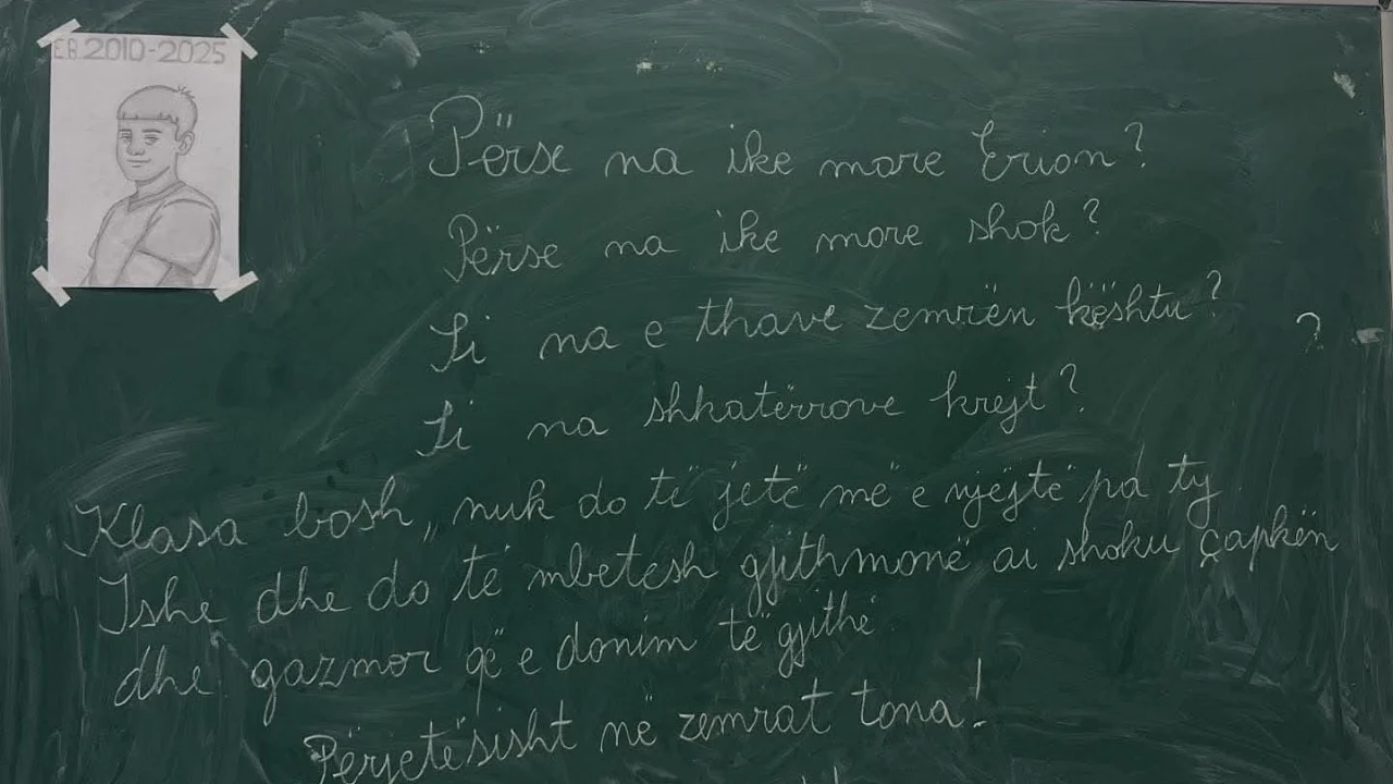 “Pse na ike more Erion?”/ Shokët e klasës rrëqethin me mesazhin për 15-vjeçarin që vdiq pas goditjes me thikë