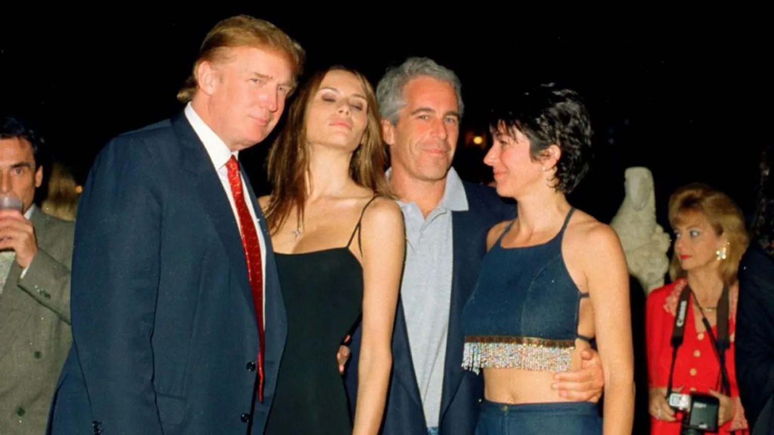Udhëtimet e Trump, një video e rreme dhe 10 bashkëpunëtorë të mundshëm – çfarë del nga dosjet e reja Epstein