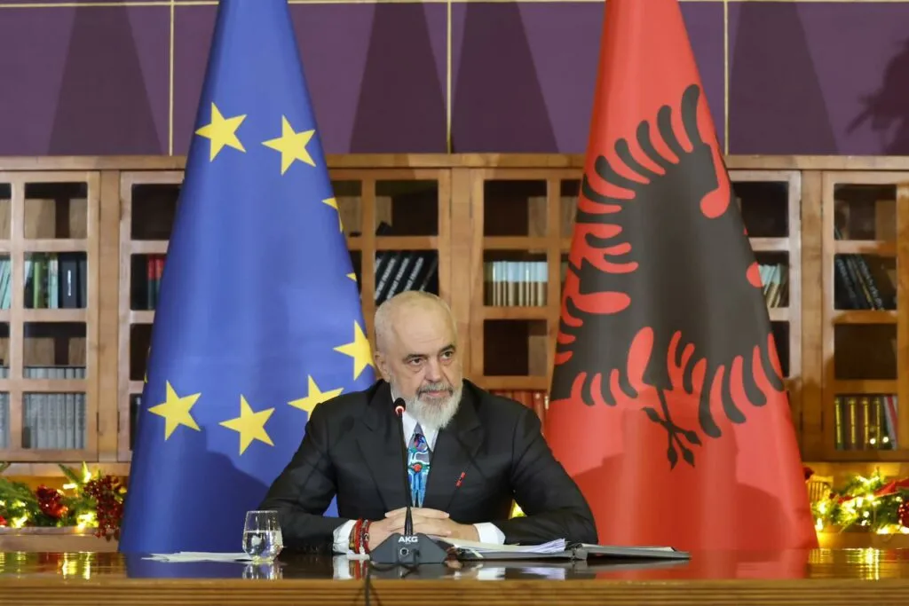 Mandati i Ballukut dhe provat e SPAK, Rama: USB-në s’e ka tërhequr asnjë deputet i PS apo avokatët e ministres!