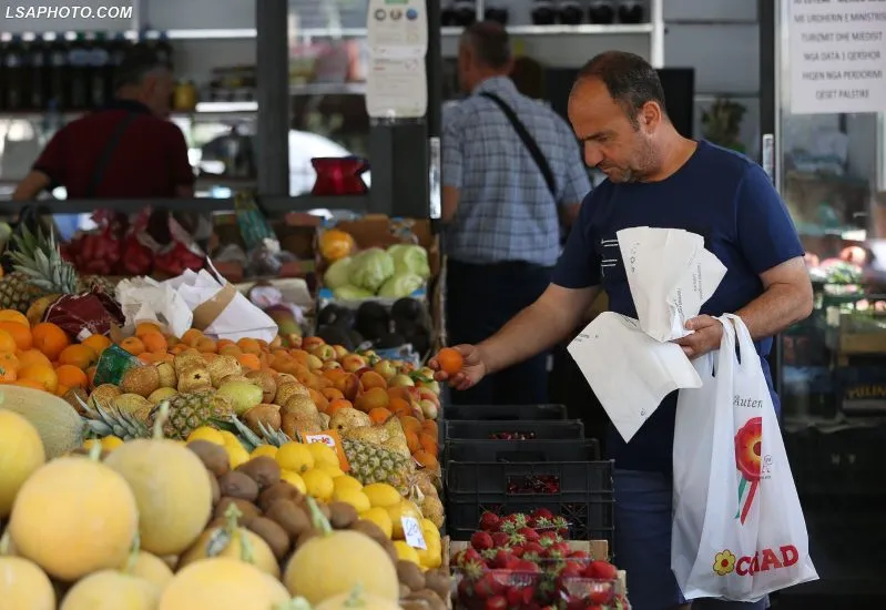 Abuzuan me çmimet e fruta-perimeve, gjobiten 6 kompani në Shqipëri