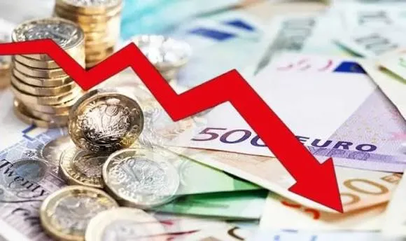 Euro prek një minimum të ri historik poshtë 96.5 lekëve