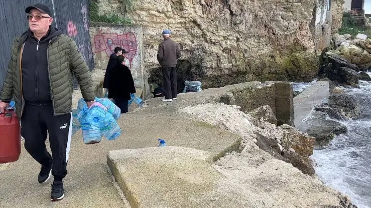 Vlora 5 ditë pa ujë, banorët paralajmërojnë protestë
