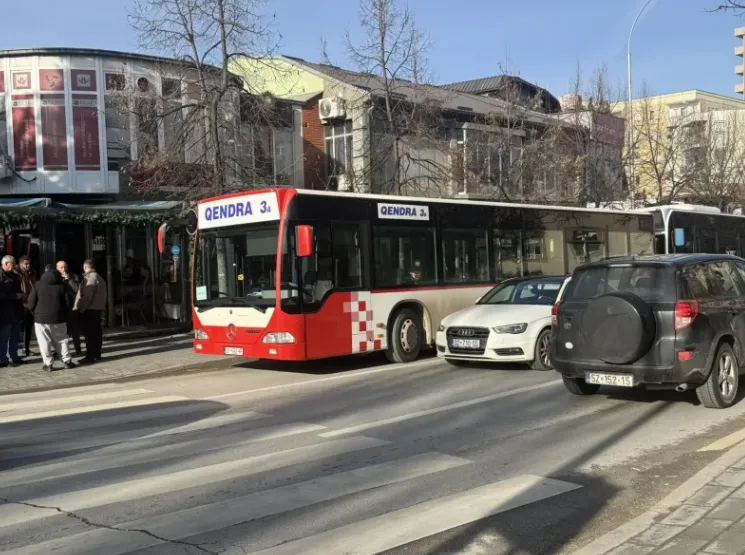 Rikthehet transporti publik në Prishtinë pas më shumë se një jave mungesë