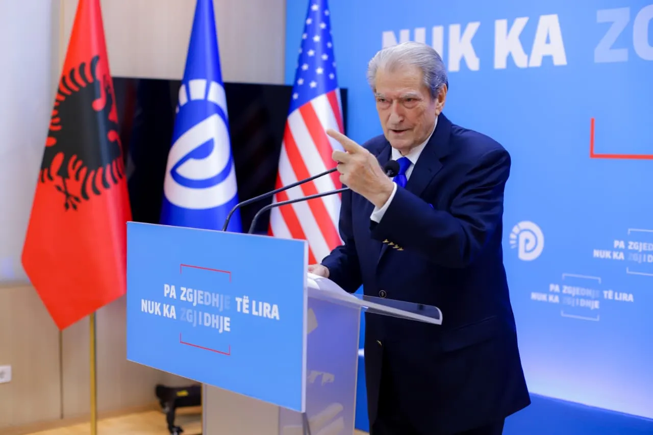 “Dosja Rama-Mogherini, shumë e rëndë”, Berisha thirrje BE-së dhe OLAF: Hetoni komunikimet e tyre!