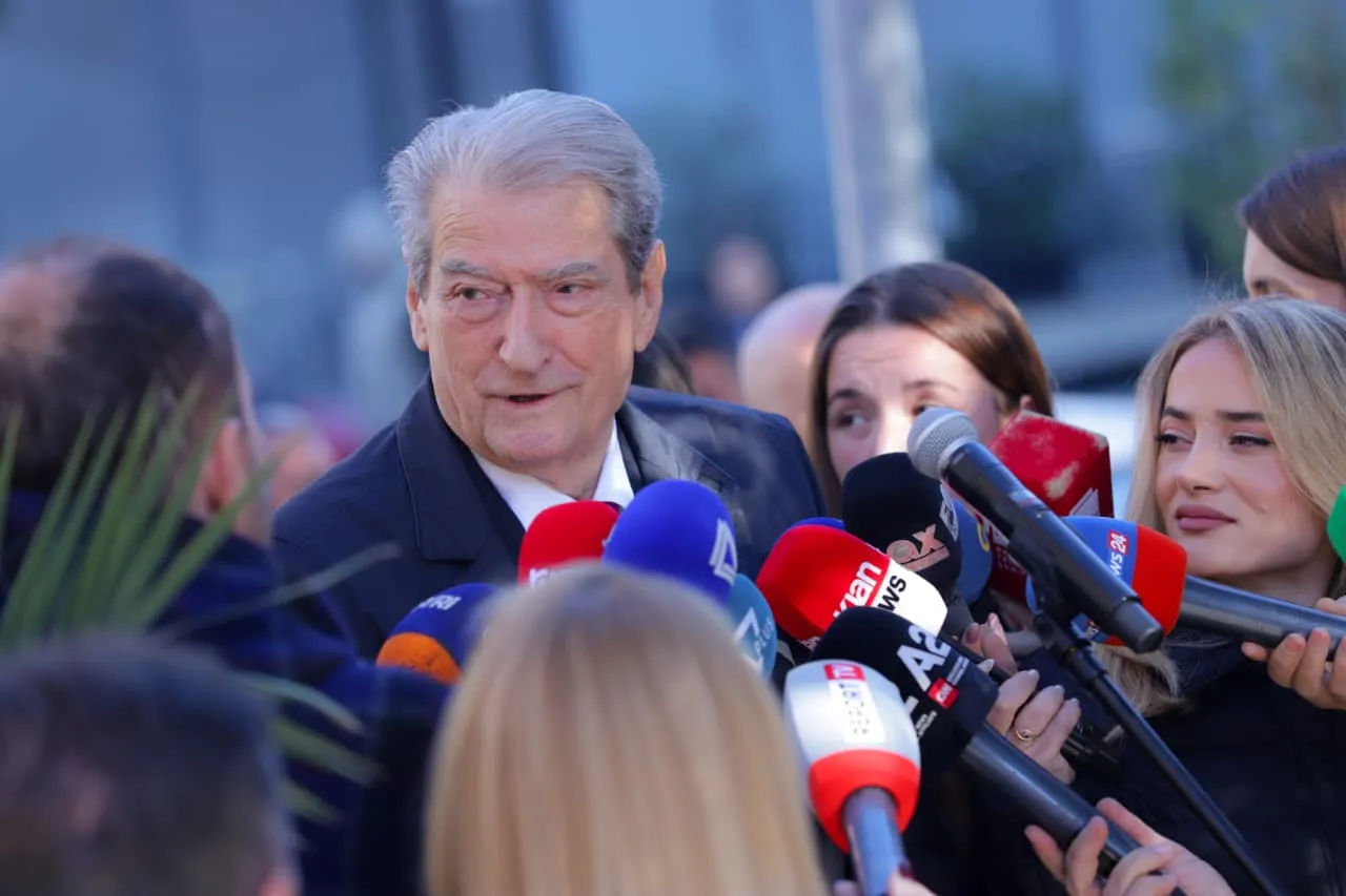 Berisha: Rama urdhëroi Dumanin të çarmatosë agjentët e BKH-së, do pajisen me patllake dërrase