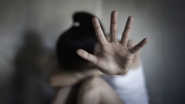 Ngjarje e rëndë në Selanik, 14-vjeçari shqiptar dhunon motrën