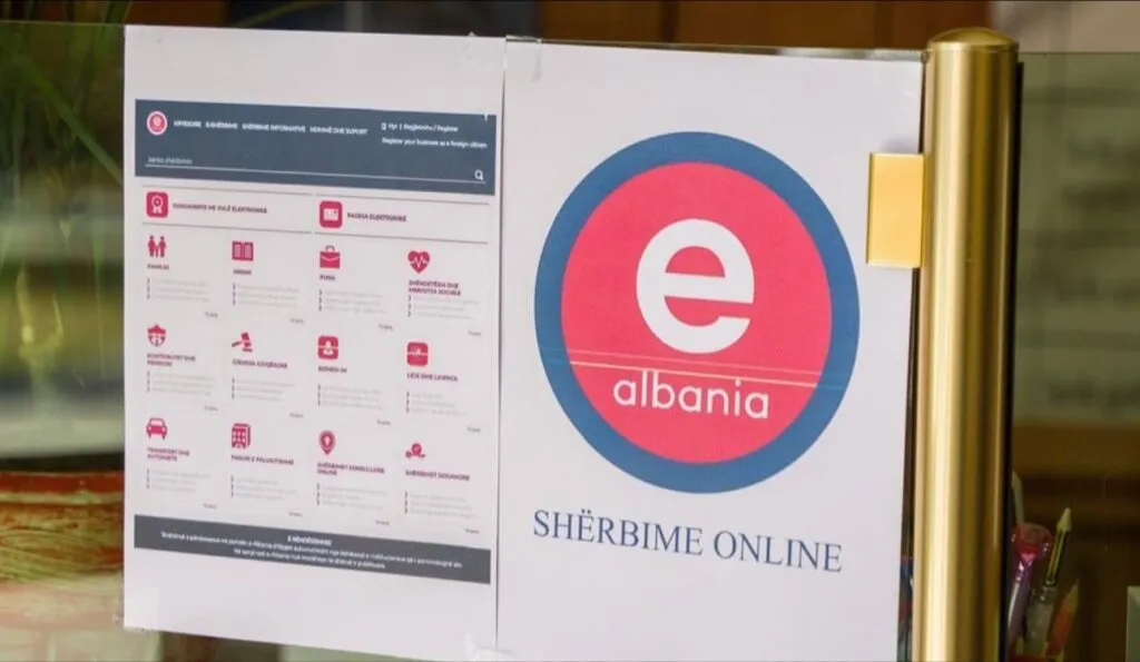 Bizneset paralizohen totalisht, nuk po shesin dot; AKSHI (e-Albania) nuk mban asnjë përgjegjësi
