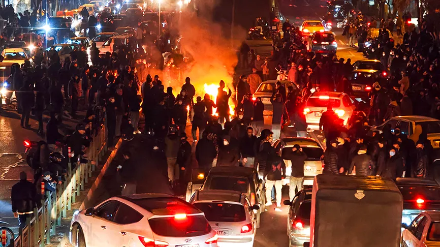 Masakër në Iran/ Raportohet për më shumë se 16 mijë të vrarë nga protestat, vendi në errësirë totale