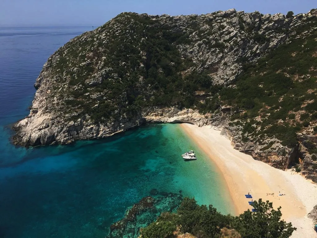 Nga Lalëzi në Dhërmi, fshatrat më të shtrenjtë. Sa do jenë çmimet e reja rekord në bregdetin shqiptar