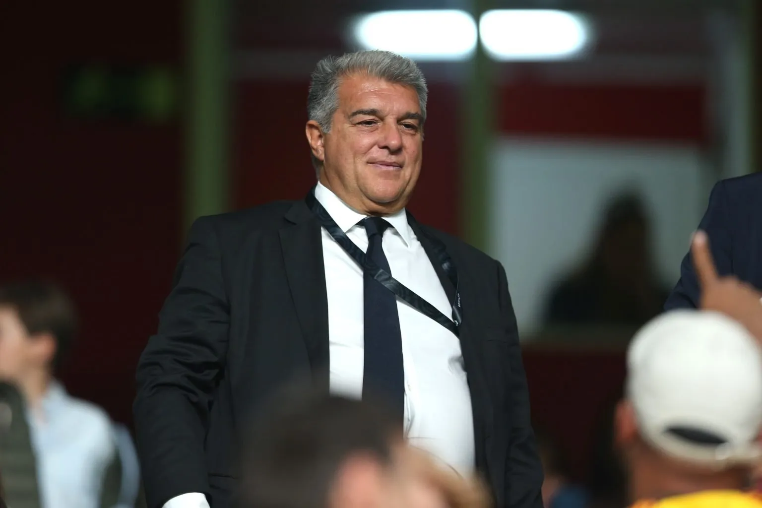 Barcelona drejt zgjedhjeve, Laporta kandidon sërish për postin e presidentit të klubit