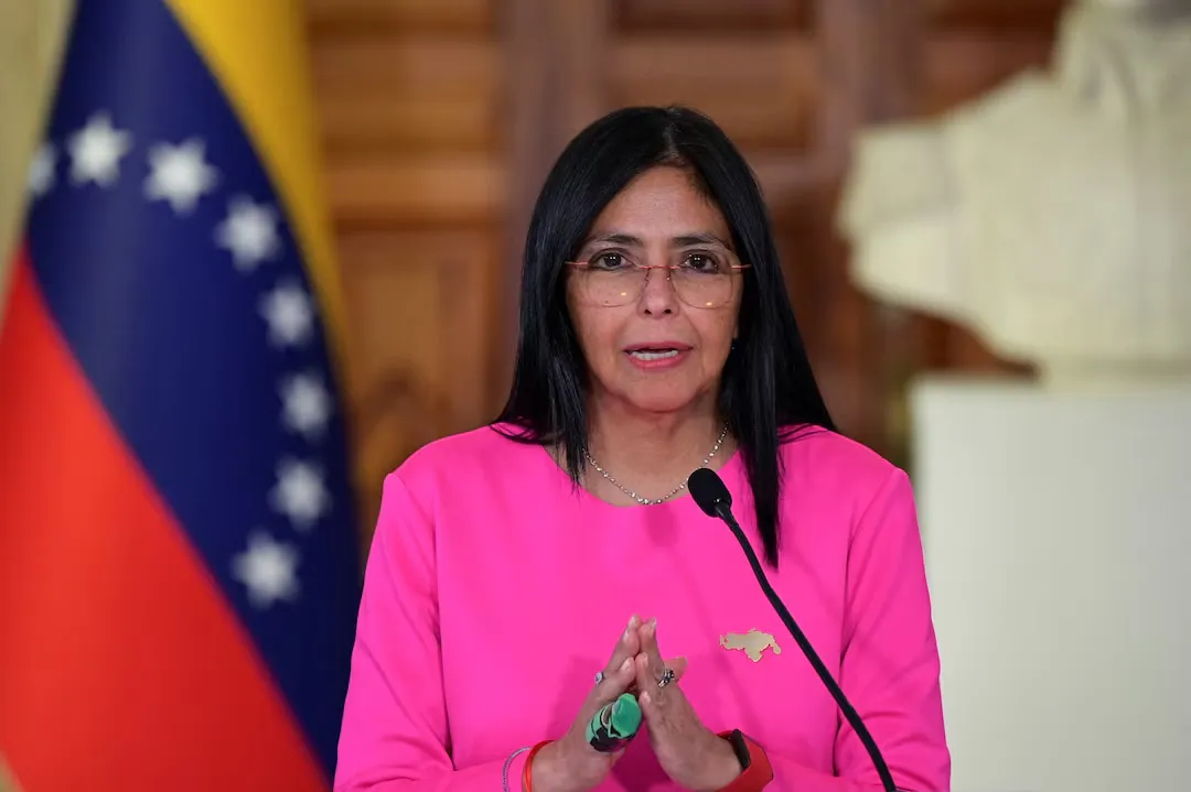 “Me zemër të thyer”/ Delcy Rodríguez betohet si presidente e përkohshme e Venezuelës