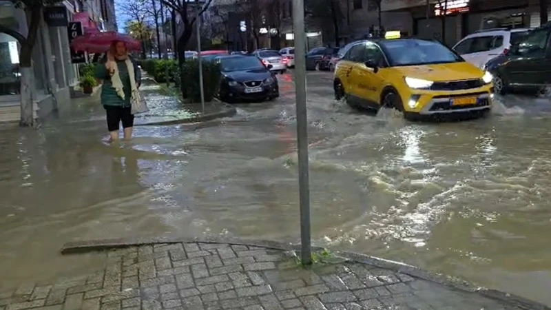 Cara: Sot Durrësi nuk u përmbyt nga shiu, por nga tekat e Edi Ramës dhe projektit të një porti