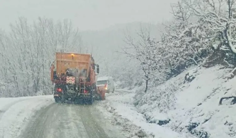 Rrebesh shiu dhe borë, parashikimi i motit për ditën e shtunë