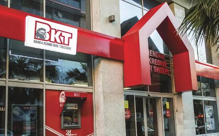 Thyhet sistemi i sigurisë në BKT/ Qytetarëve u vidhen paratë nga kartat