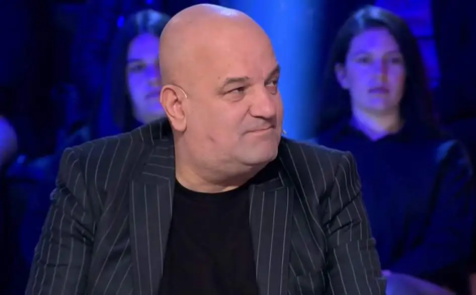 Dy deputetë e kanë kontaktuar menjëherë pas daljes nga “BBVA”, Vrenozi nxjerr emrat