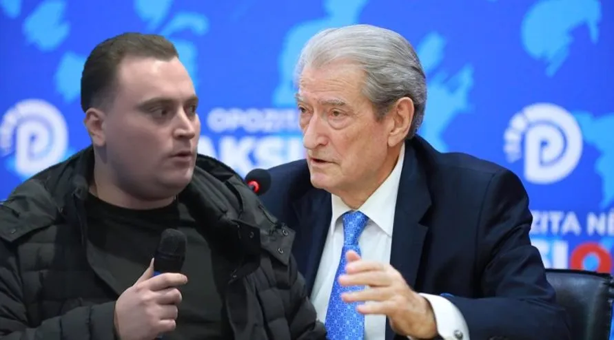 Djali i Sokol Olldashit kritikon formatin e “Foltoreve” të PD-së: Ka shumë probleme
