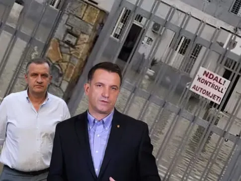 Përmbytje në burgun e Durrësit, Beqaj dhe Veliaj transferohen nga qelitë e katit të parë