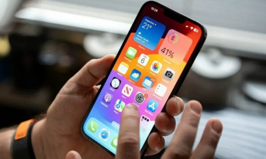 Aplikacionet e njohura të iPhone po ju përgjojnë – ja cilat janë më të këqijat