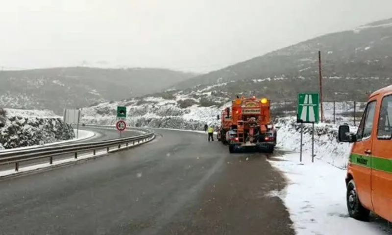Kujdes në Rrugën e Kombit! Rrezik për aksidente për shkak të ngricave