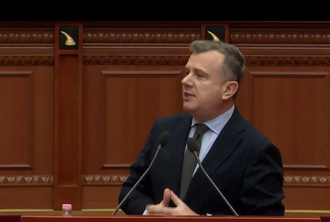 Taulant Balla fyen qytetarët që protestuan para kryeministrisë më 24 janar: Lapanjozë