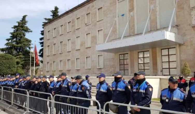 Nesër protesta e PD/ Policia njofton kufizime të qarkullimit në Tiranë