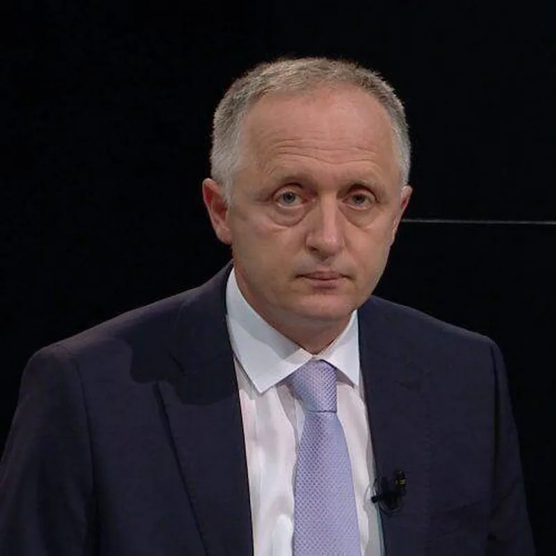 RTSH: mes detyrimit publik dhe prangave politike