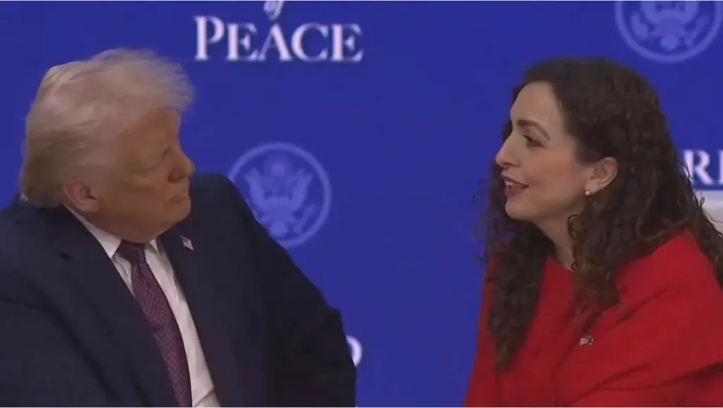 Bordi i Paqes/ Trump fton Vjosa Osmanin në podium