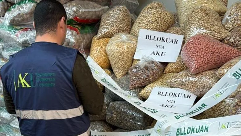 AKU bllokon 2.4 tonë djathë, sallam dhe fruta të thata pa etiketë te tregu agroushqimor në Tiranë, 1.6 mln gjobë për 5 subjekte
