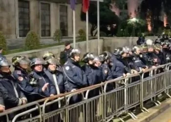 Nis protesta e PD-së, Berisha del nga selia