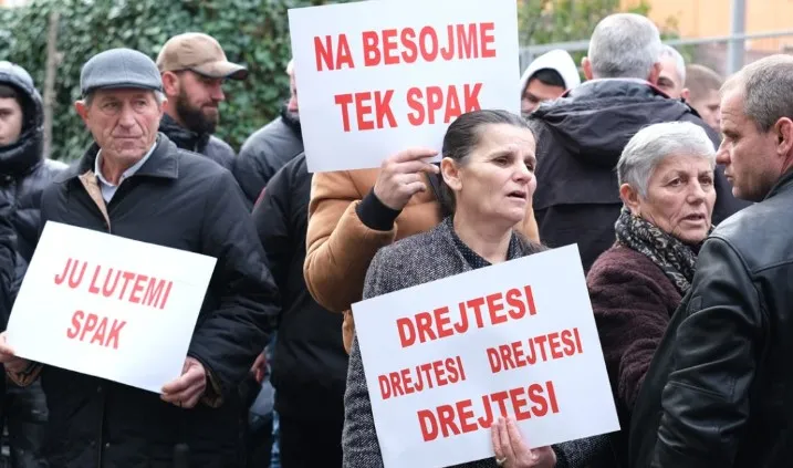 ”Po na grabisin pronën”-Banorët e Rrjollit kundërtshtojnë resortin “strategjik” të Gener 2