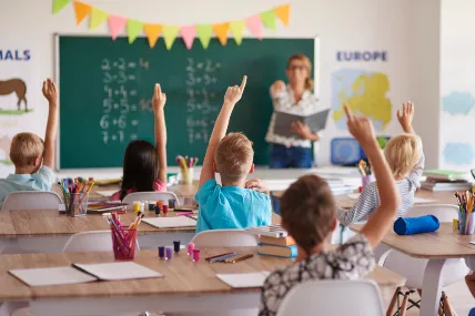 Pas administratës dhe mjekëve, propozohet rritje pagash 2.5% edhe për mësues e edukatorë