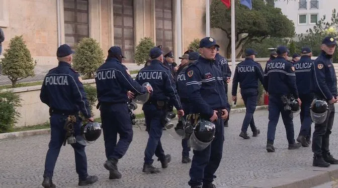 Trembet Policia e Tiranës: Do të ketë dhunë, s’e marrim përsipër protestën e PD-së