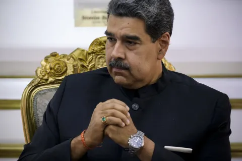 Zvicra ngrin 880 milionë dollarë pasuri të Nicolas Maduro