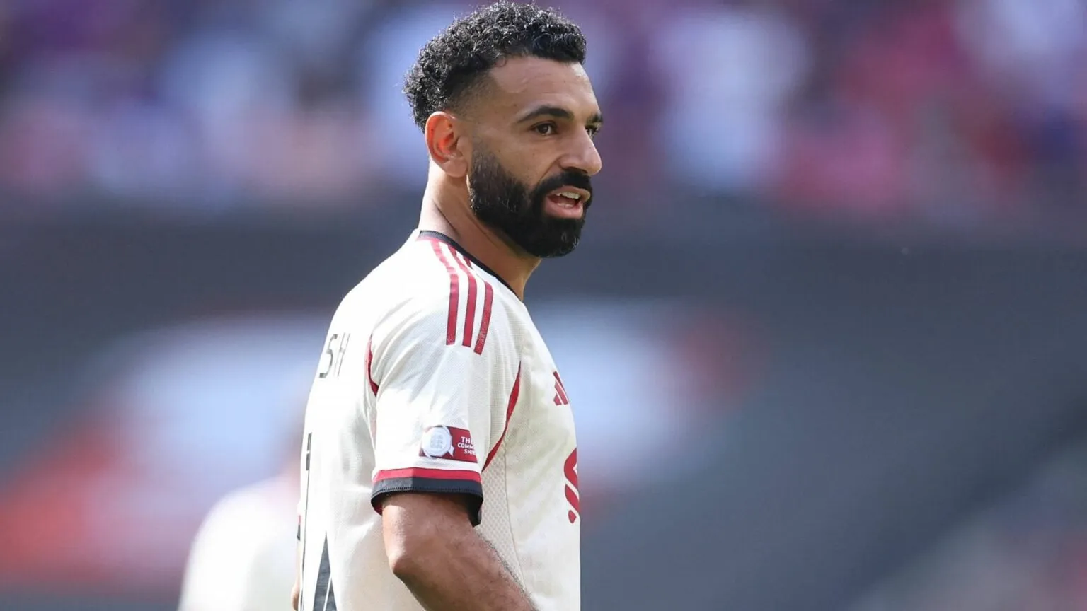 “Është i lumtur që fiton shuma të mëdha parash”- A do të largohet Mohamed Salah nga Liverpooli