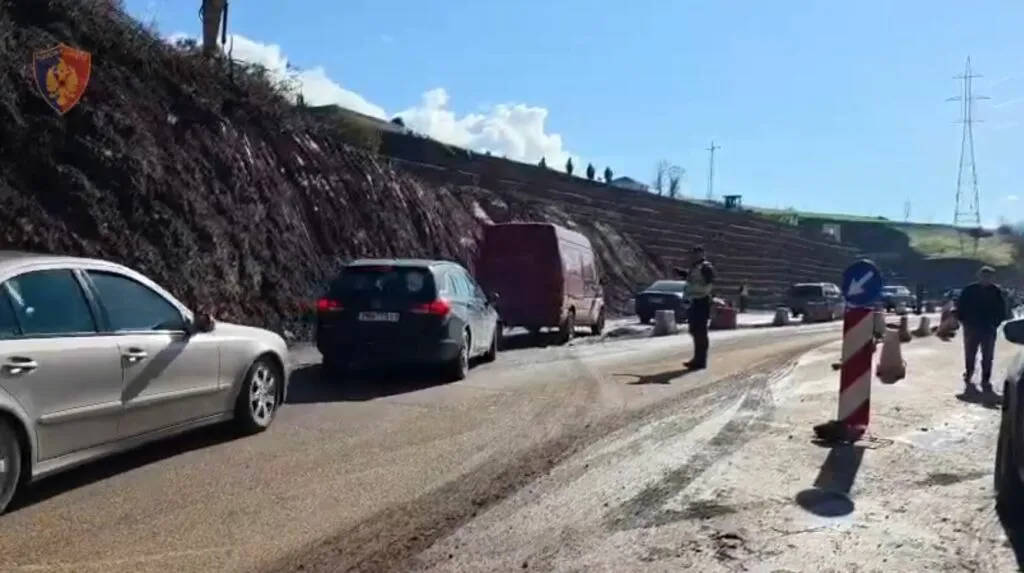 Ndalohet qarkullimi për të gjitha mjetet në rrugën Librazhd-Pogradec