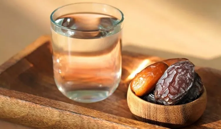 Muaji i Ramazanit/ Hapat e rëndësishëm që duhet të ndiqni gjatë konsumit të syfyrit dhe iftarit