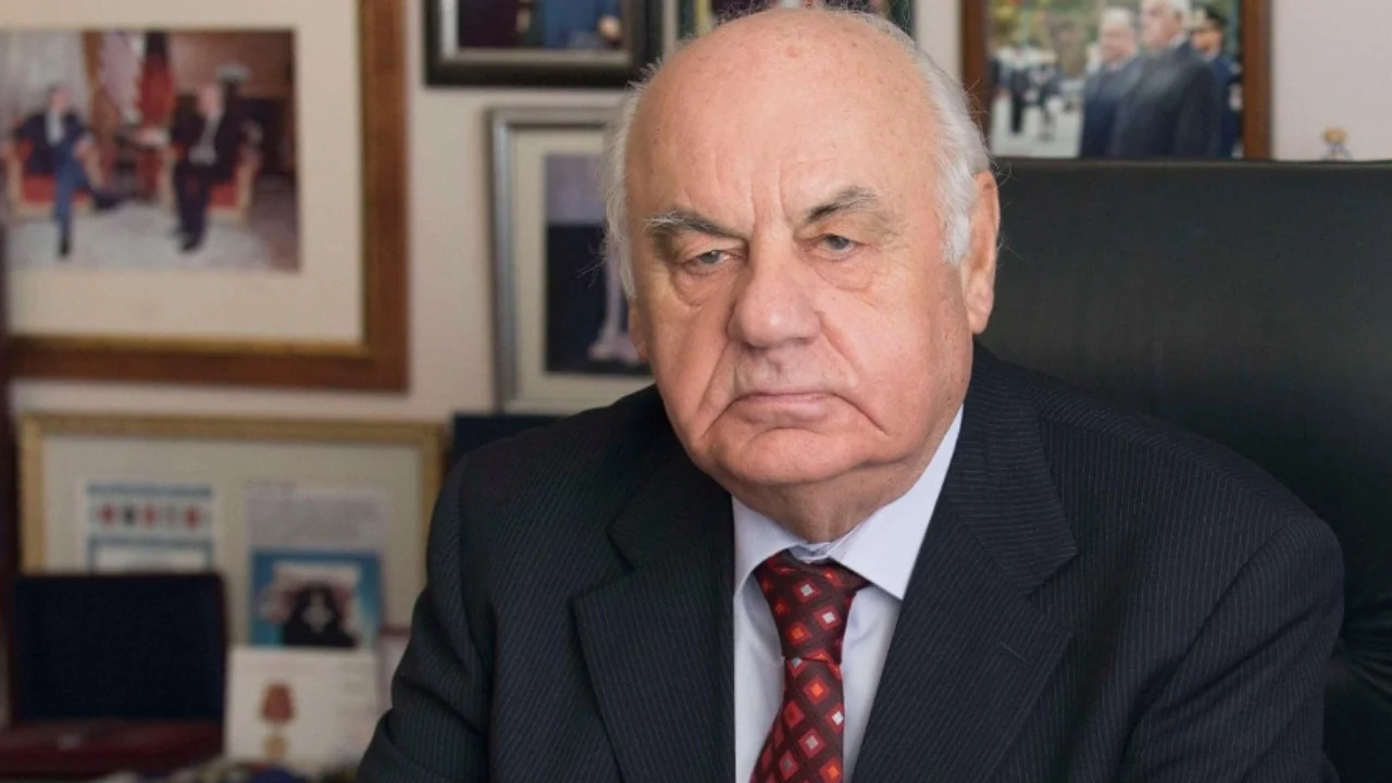 I shtruar në spital prej problemeve me zemrën, si është gjendja e Alfred Moisiut