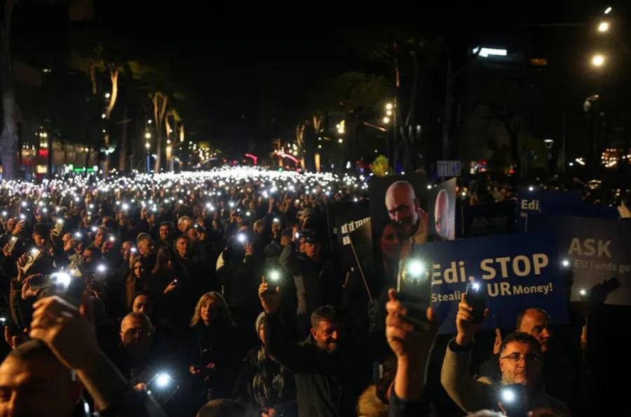 REUTERS: Korrupsioni në zemër të qeverisë kërcënon integrimin, Rama e sheh Ballukun si pasuese