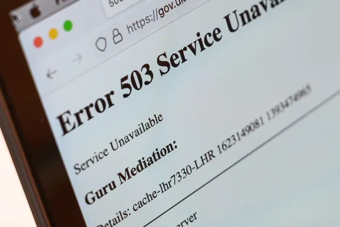 Bie sërish shteti online, shumë faqe agjencish (gov.al) nuk hapen, probleme me energjinë
