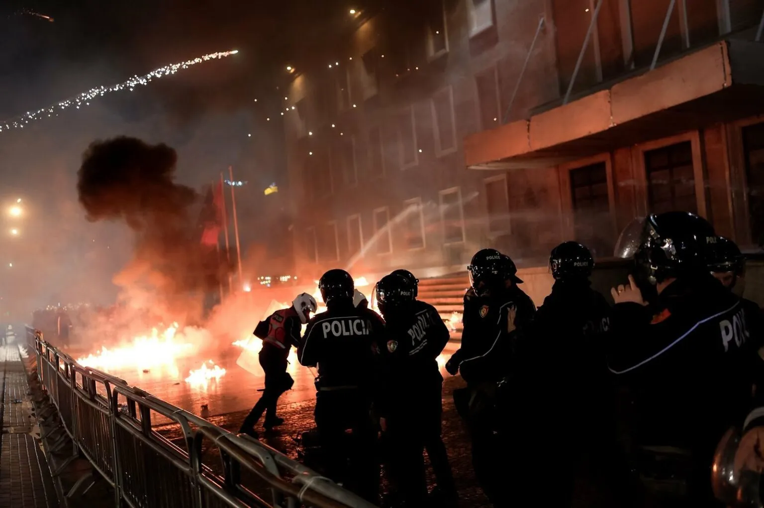 Protesta e PD-së/ 7 të miturit e arrestuar lihen në detyrim paraqitje