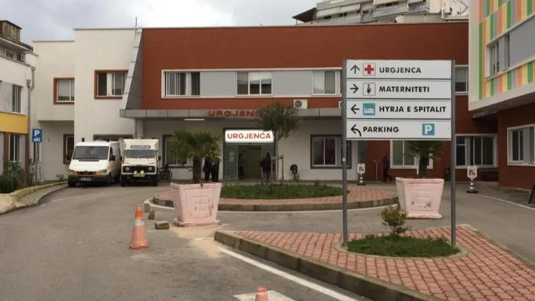 Mister në Sarandë: 48-vjeçari grek dërgohet i pajetë në spital dhe braktiset nga shoqëruesit
