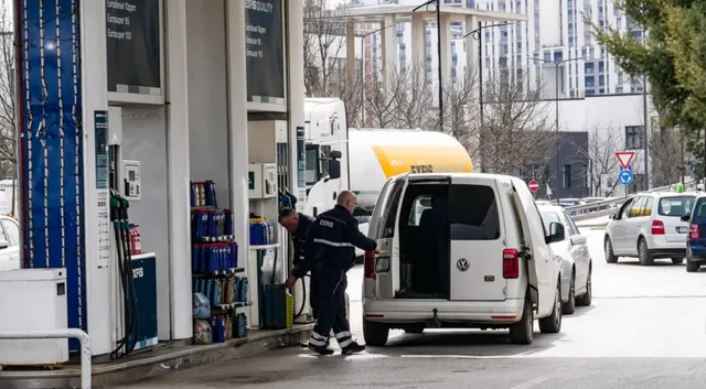 Kosova vendos masa mbrojtëse për çmimet e naftës