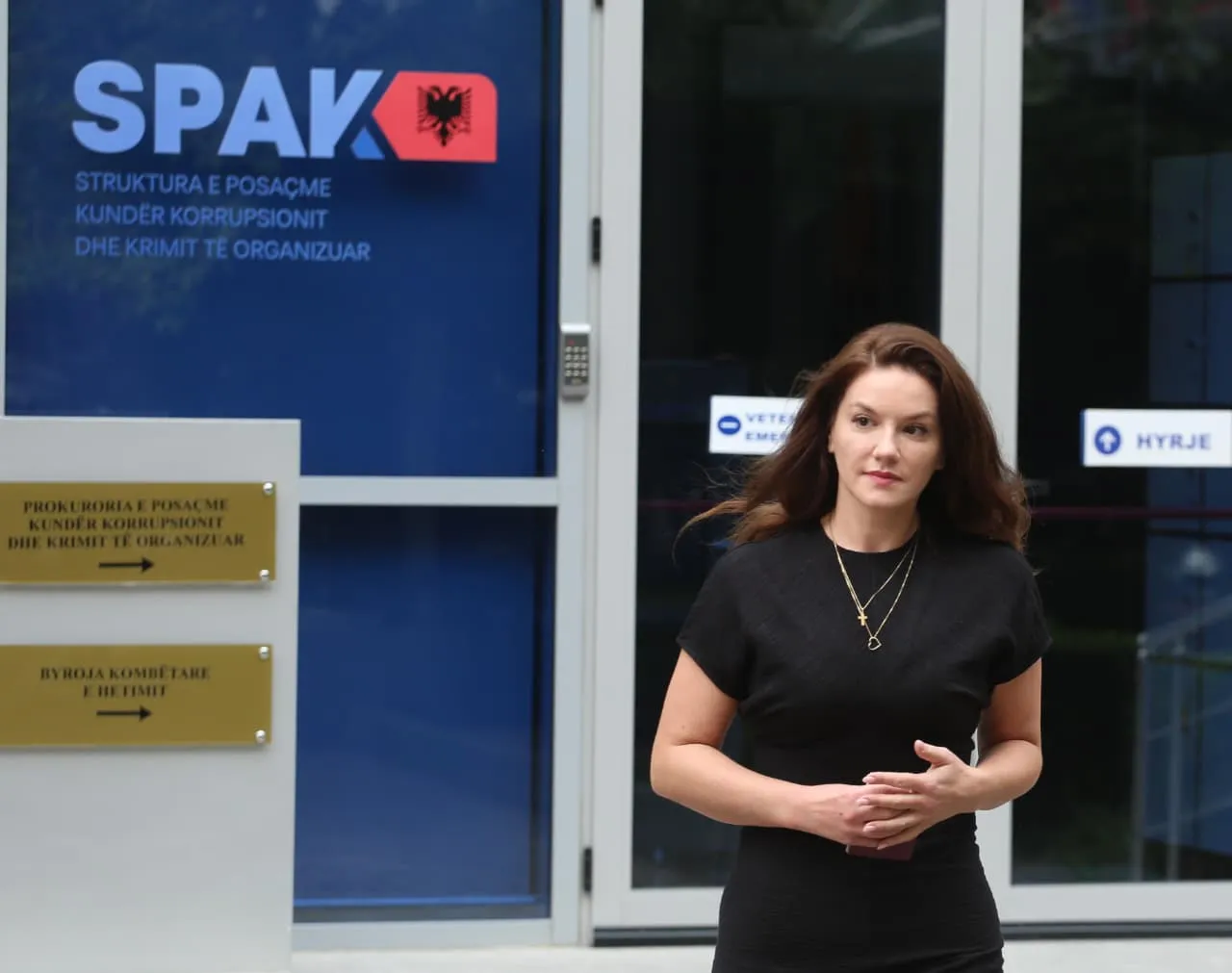 Nis gjyqi për dosjen Veliaj/ Ajola Xoxa mungon, avokati: Është shtatzënë, ia ka ndaluar mjeku që të vijë