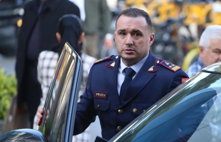 Ilir Prodën e hoqën se nuk mbrojti vilën e ish -diktatorit Enver Hoxha
