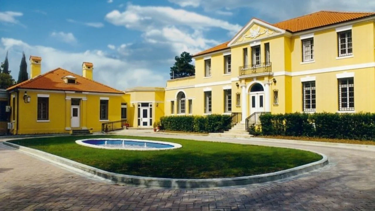 Tubimi i opozitës/ Ambasada amerikane paralajmëron qytetarët e saj