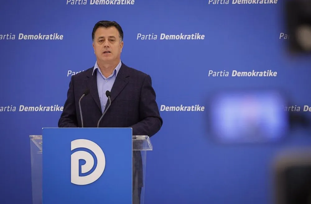 Noka: Dy këshilltarët e PD-së i larguam se kanë punuar për PS-në!